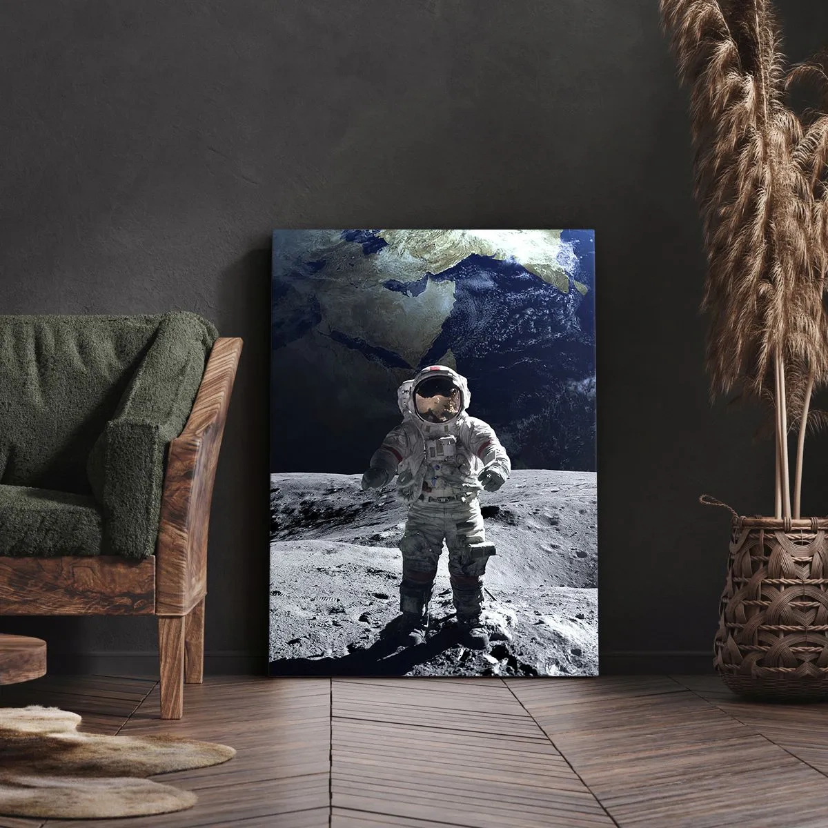 Obraz na płótnie - Astronauta na powierzchni Księżyca z Ziemią w tle - 80x120cm - Pozdrowienia z Księżyca - Nowoczesna dekoracja ścienna do salonu i sypialni ARTTOR