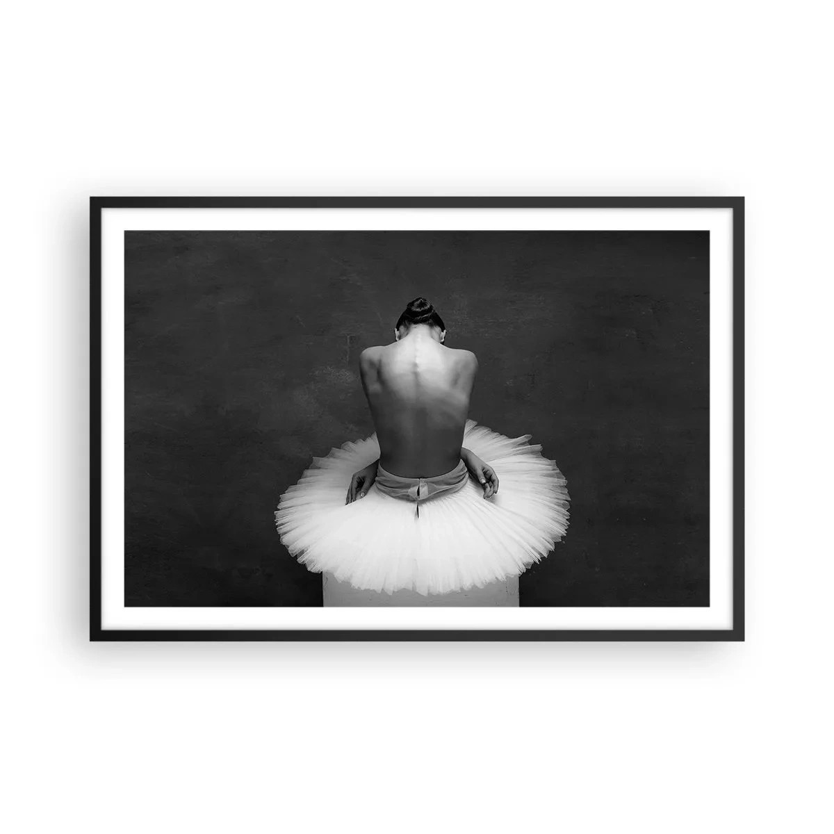 Plakat w czarnej ramie - Właśnie rozkwita - 91x61 cm