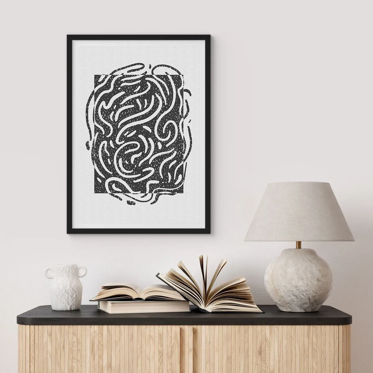 Plakat w czarnej ramie - Abstrakcyjna kompozycja z dynamicznymi liniami i kształtami w czerni i bieli - 50x70cm - Abstrakcja: taniec radości - Nowoczesna dekoracja ścienna do salonu i sypialni ARTTOR