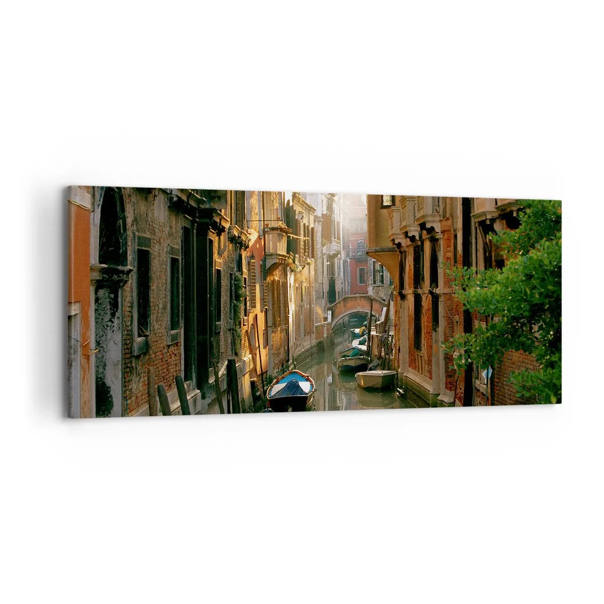 Obraz na płótnie - Malowniczy kanał w Wenecji z łodziami i mostem - 120x50cm - W weneckim zaułku - Nowoczesna dekoracja ścienna do salonu i sypialni ARTTOR