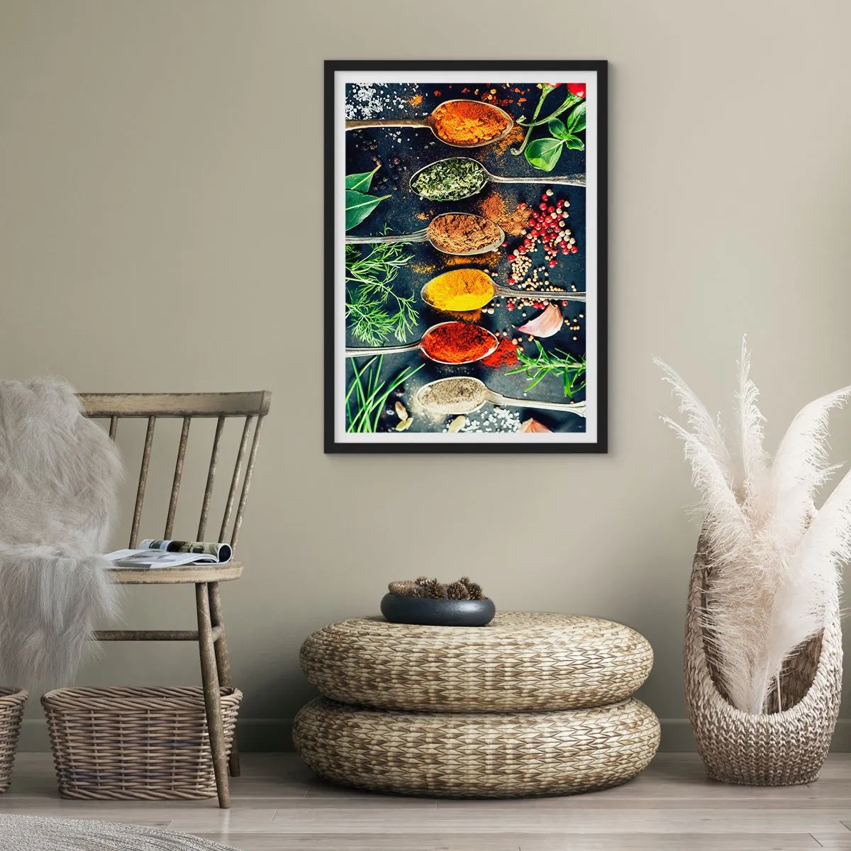 Plakat w czarnej ramie - Kolorowe przyprawy i zioła na metalowych łyżkach - 50x70cm - Kulinarna magia - Nowoczesna dekoracja ścienna do salonu i sypialni ARTTOR
