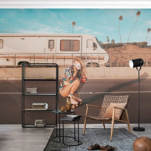 Fototapeta Premium Canvas - Uśmiech, proszę! - Krajobraz, Kamper, Kobieta - 250x175 cm