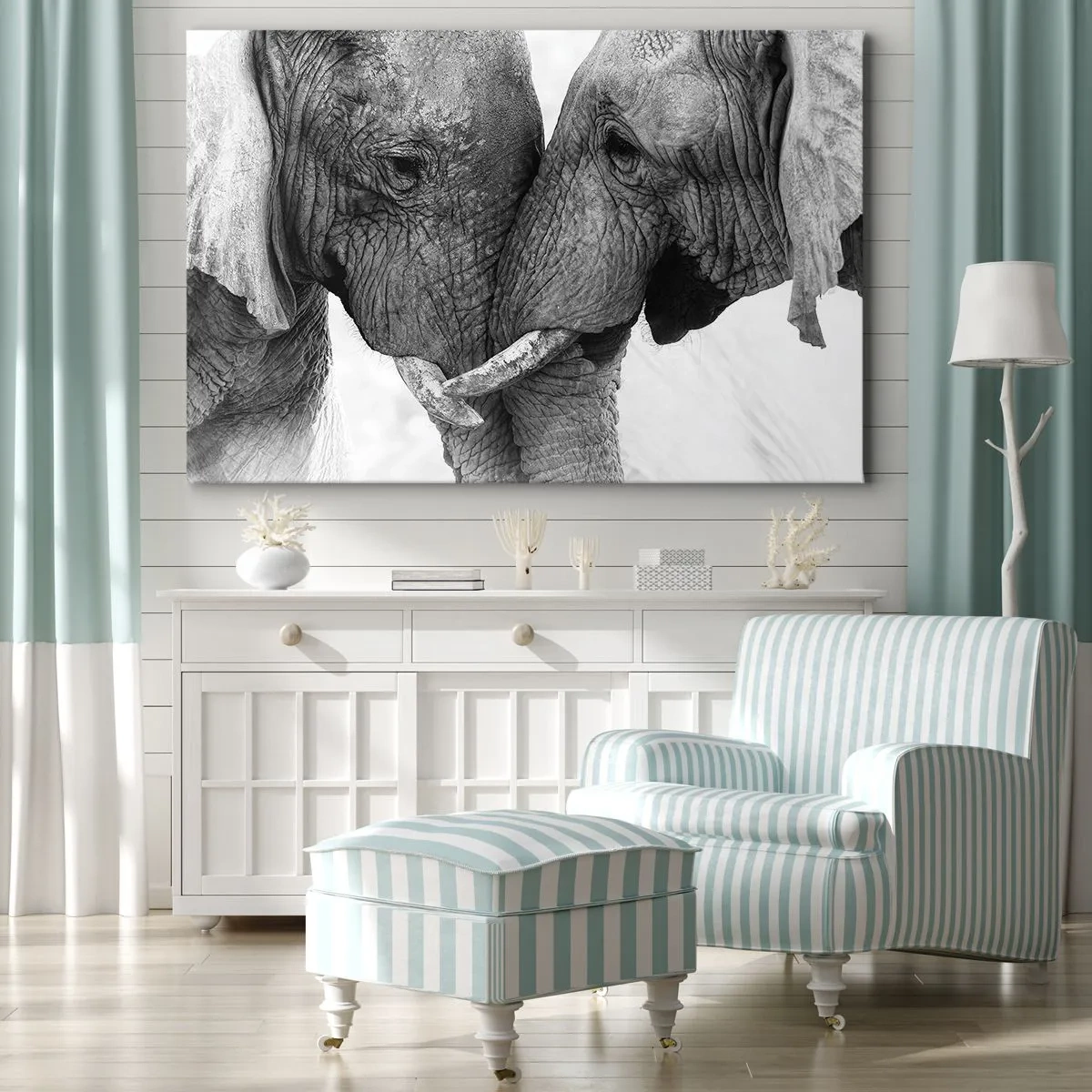 Obraz na płótnie - Dwa słonie w czułym geście na monochromatycznym tle - 70x50cm - Serdeczne wyznanie - Nowoczesna dekoracja ścienna do salonu i sypialni ARTTOR