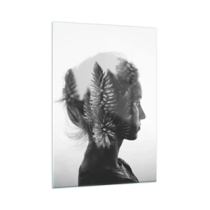 Obraz na szkle - Kobieta w czerni i bieli z nałożonym motywem lasu iglastego - 50x70cm - Pani sosnowego lasu - Nowoczesna dekoracja ścienna do salonu, kuchni i sypialni ARTTOR