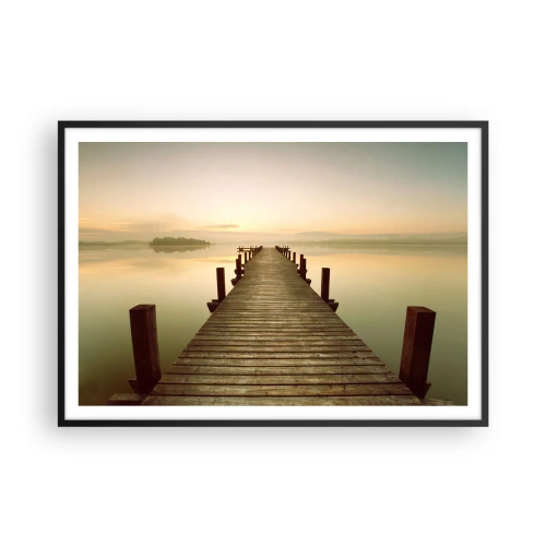 Plakat w czarnej ramie - Drewniany pomost na spokojnym jeziorze o poranku - 100x70cm - Przedświt, świtanie, światło - Nowoczesna dekoracja ścienna do salonu i sypialni ARTTOR