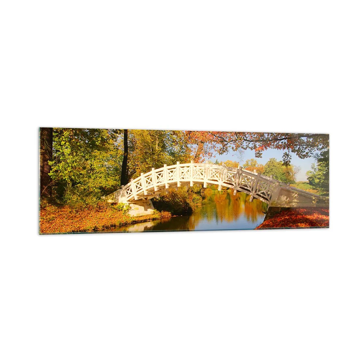 Obraz na szkle - Mostek w parku otoczony jesiennymi liśćmi nad spokojną wodą - 160x50cm - Na białym mostku westchnień - Nowoczesna dekoracja ścienna do salonu i sypialni ARTTOR