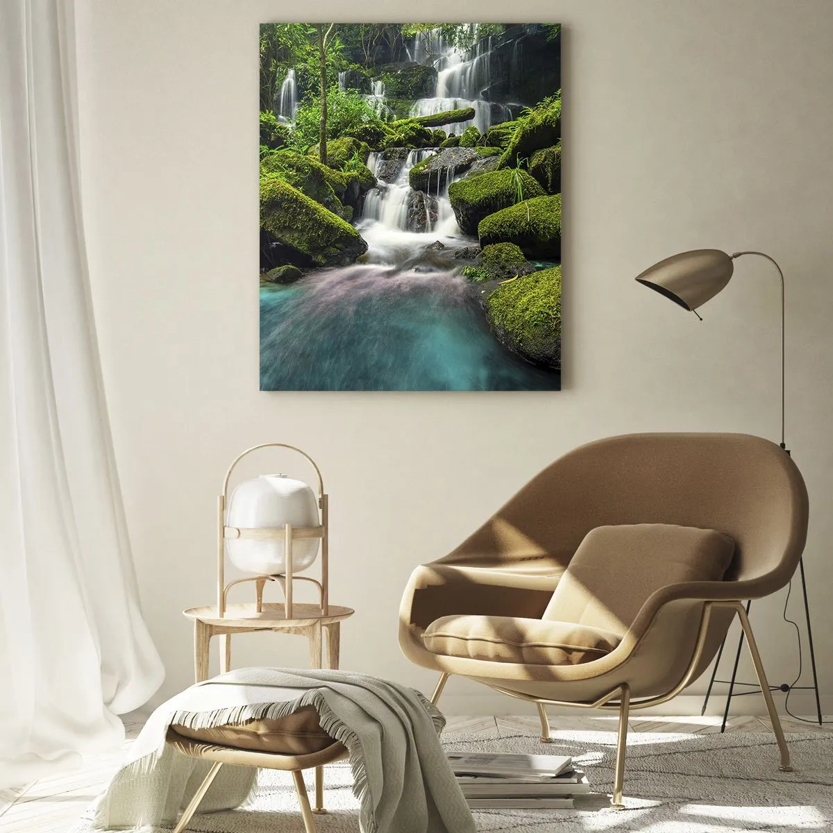 Obraz na szkle - Egzotyczny wodospad otoczony bujną zielenią i turkusową wodą - 50x70cm - Turkus, szafiry i płynne srebro - Nowoczesna dekoracja ścienna do salonu, kuchni i sypialni ARTTOR