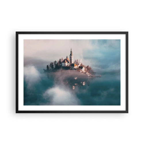 Plakat w czarnej ramie - Malownicza wyspa z kościołem w otoczeniu mgły - 70x50cm - Wyspa marzeń - Nowoczesna dekoracja ścienna do salonu i sypialni ARTTOR