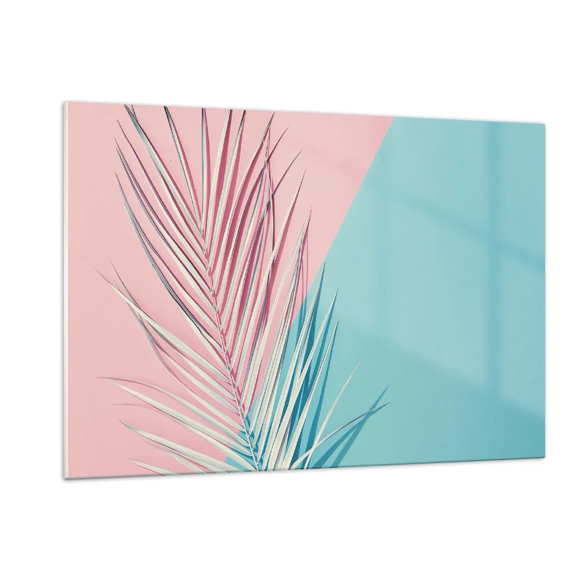 Obraz na szkle - Liść palmy na pastelowym tle w geometrycznej kompozycji - 120x80cm - Tropikalna impresja - Nowoczesna dekoracja ścienna do salonu, kuchni i sypialni ARTTOR