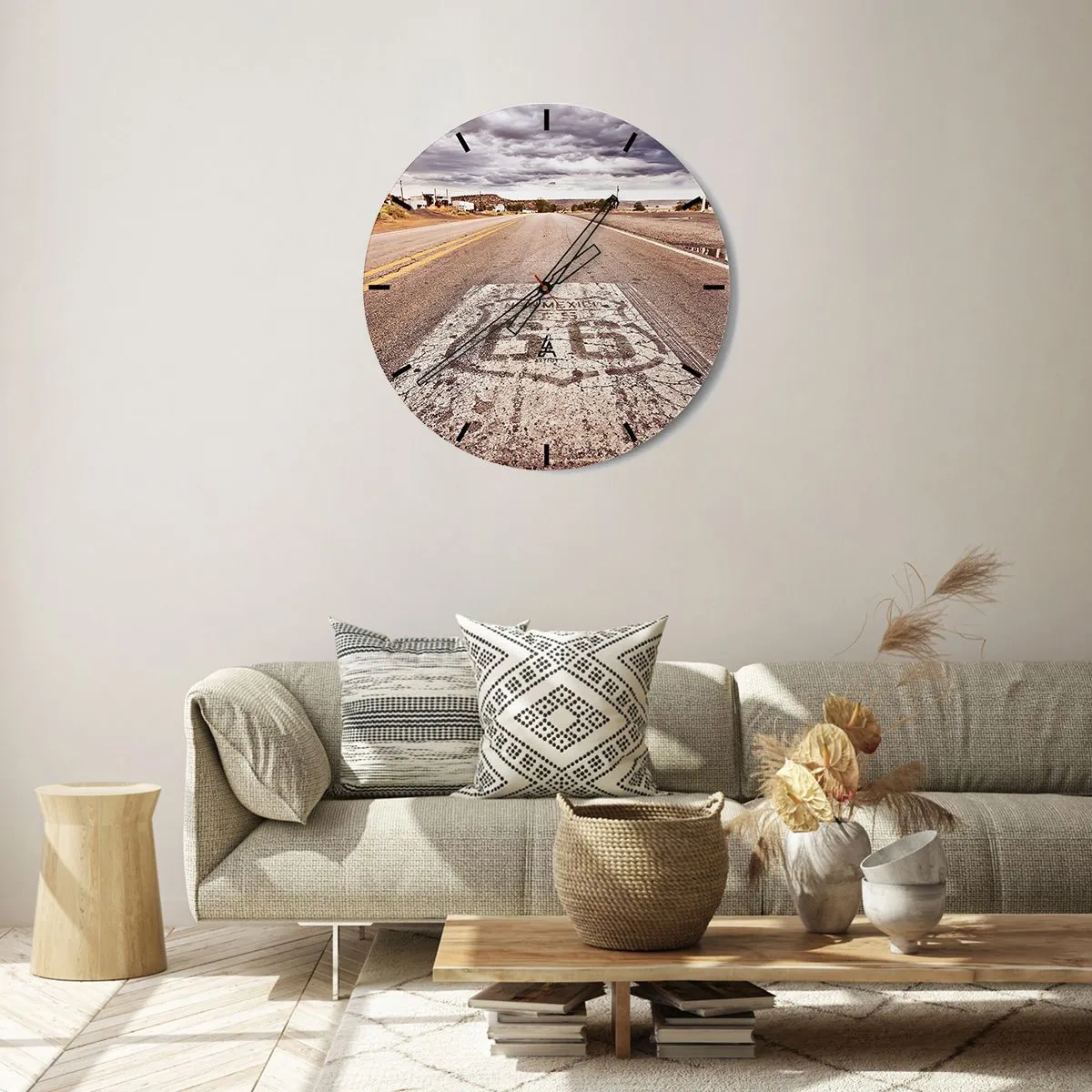 Zegar ścienny - Droga Route 66 pod pochmurnym niebem - 30x30cm - Mother Road - amerykańska legenda - Nowoczesna dekoracja ścienna do salonu, kuchni i sypialni ARTTOR