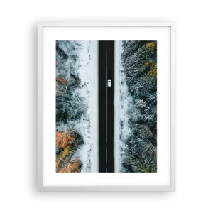 Plakat w białej ramie - Przeciąć zimowy las - 40x50 cm