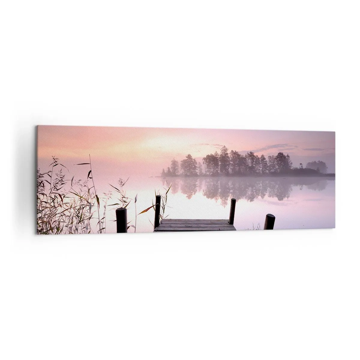 Obraz na płótnie - Pomost nad jeziorem o świcie z mgłą i pastelowym niebem - 160x50cm - Z liliowej mgły... - Nowoczesna dekoracja ścienna do salonu i sypialni ARTTOR