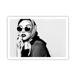 Plakat - Czarno-biały portret kobiety w okularach i chuście - 100x70cm - Pozdrowienia z lat 60. - Nowoczesna dekoracja ścienna do salonu i sypialni ARTTOR