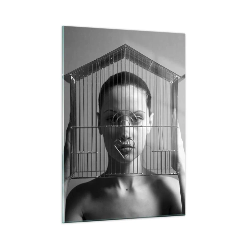 Obraz na szkle - Kobieta z klatką w kształcie domu na twarzy w czerni i bieli - 50x70cm - Portret nieco surrealistyczny - Nowoczesna dekoracja ścienna do salonu, kuchni i sypialni ARTTOR
