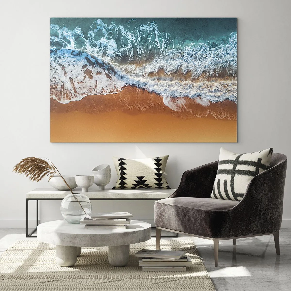 Obraz na szkle - Fale oceanu uderzające o brzeg z lotu ptaka - 100x70cm - Zawsze w parze - Nowoczesna dekoracja ścienna do salonu, kuchni i sypialni ARTTOR