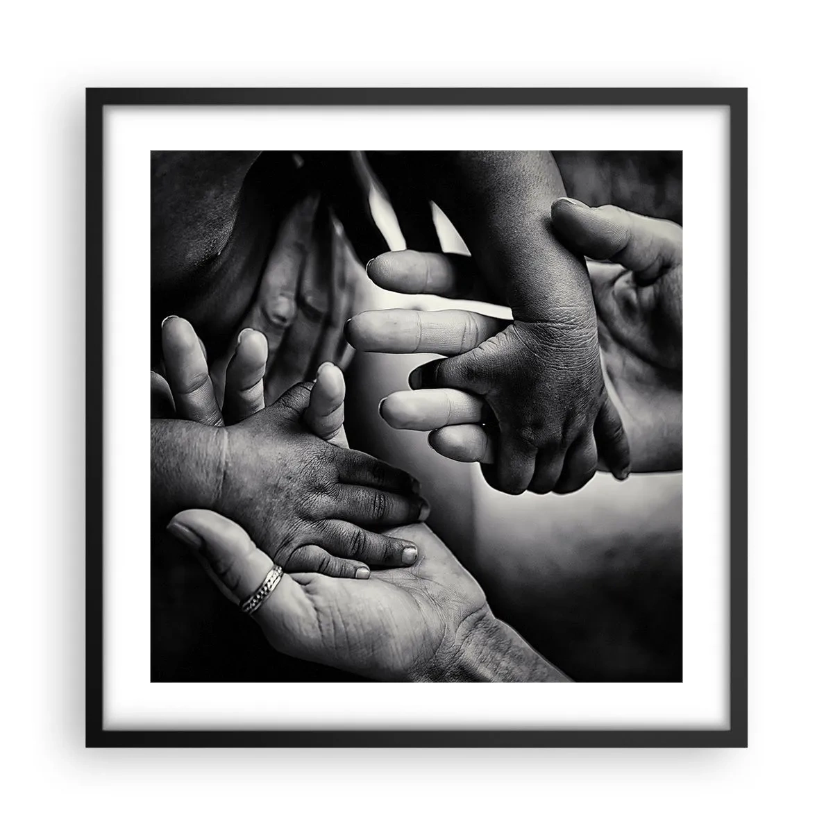 Plakat w czarnej ramie - Być człowiekiem - 50x50 cm