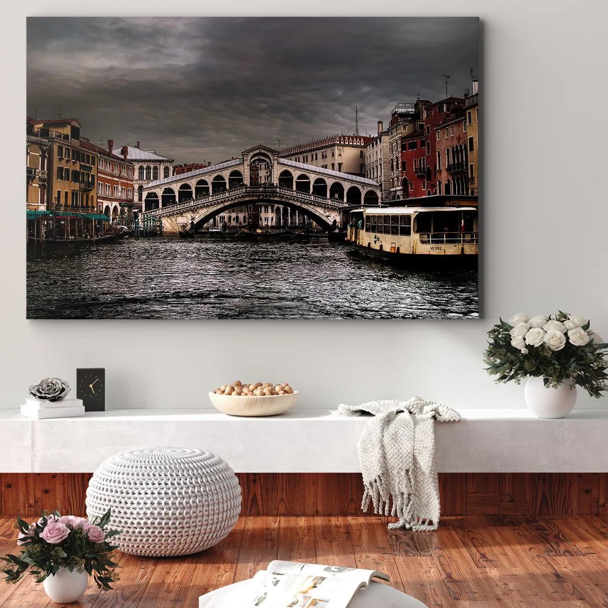 Obraz na płótnie - Most Rialto w Wenecji nad Kanałem Grande, klasyczna architektura. - 70x50cm - Obietnica weneckiego wieczoru - Nowoczesna dekoracja ścienna do salonu i sypialni ARTTOR