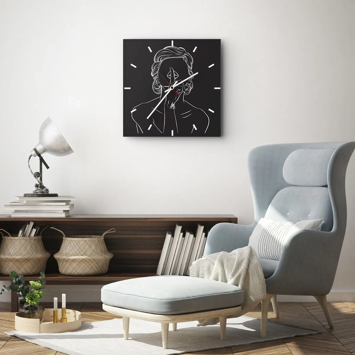 Zegar ścienny - Minimalistyczna sylwetka kobiety na czarnym tle - 30x30cm - Piękno rozkwita w ciszy - Nowoczesna dekoracja ścienna do salonu i sypialni ARTTOR