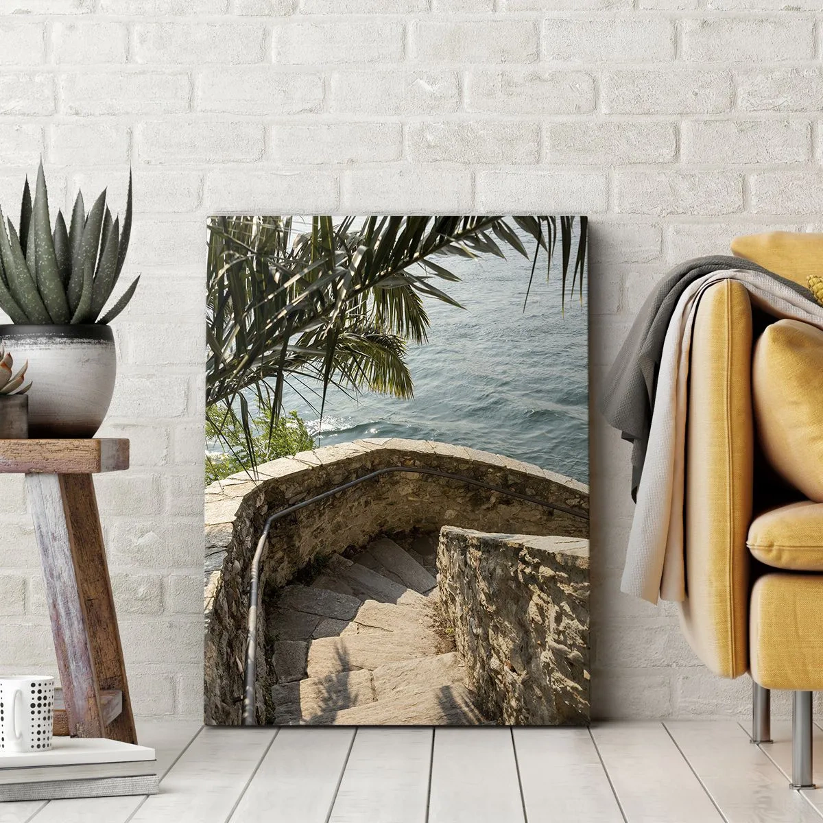 Obraz na płótnie - Kamienne schody prowadzące w dół nad turkusową wodę otoczoną palmami - 50x70cm - Pod słońcem Italii - Nowoczesna dekoracja ścienna do salonu, kuchni i sypialni ARTTOR