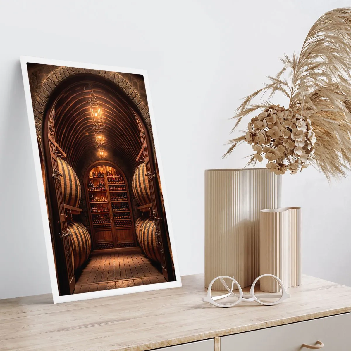 Plakat - Elegancka piwnica na wino z drewnianymi beczkami - 50x70cm - Klimatyczna piwnica - Nowoczesna dekoracja ścienna do salonu, kuchni i sypialni ARTTOR