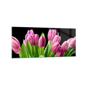 Obraz na szkle - Różowe tulipany z kroplami rosy na czarnym tle - 120x50cm - Liliowa radość wiosny - Nowoczesna dekoracja ścienna do salonu i sypialni ARTTOR