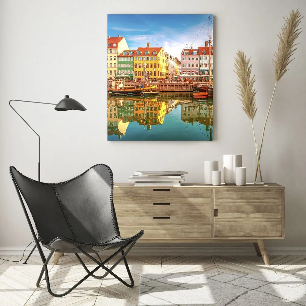 Obraz na szkle - Kolorowe kamienice nad kanałem w Kopenhadze - 70x100cm - Nad wodą gładką jak lustro - Nowoczesna dekoracja ścienna do salonu i sypialni ARTTOR