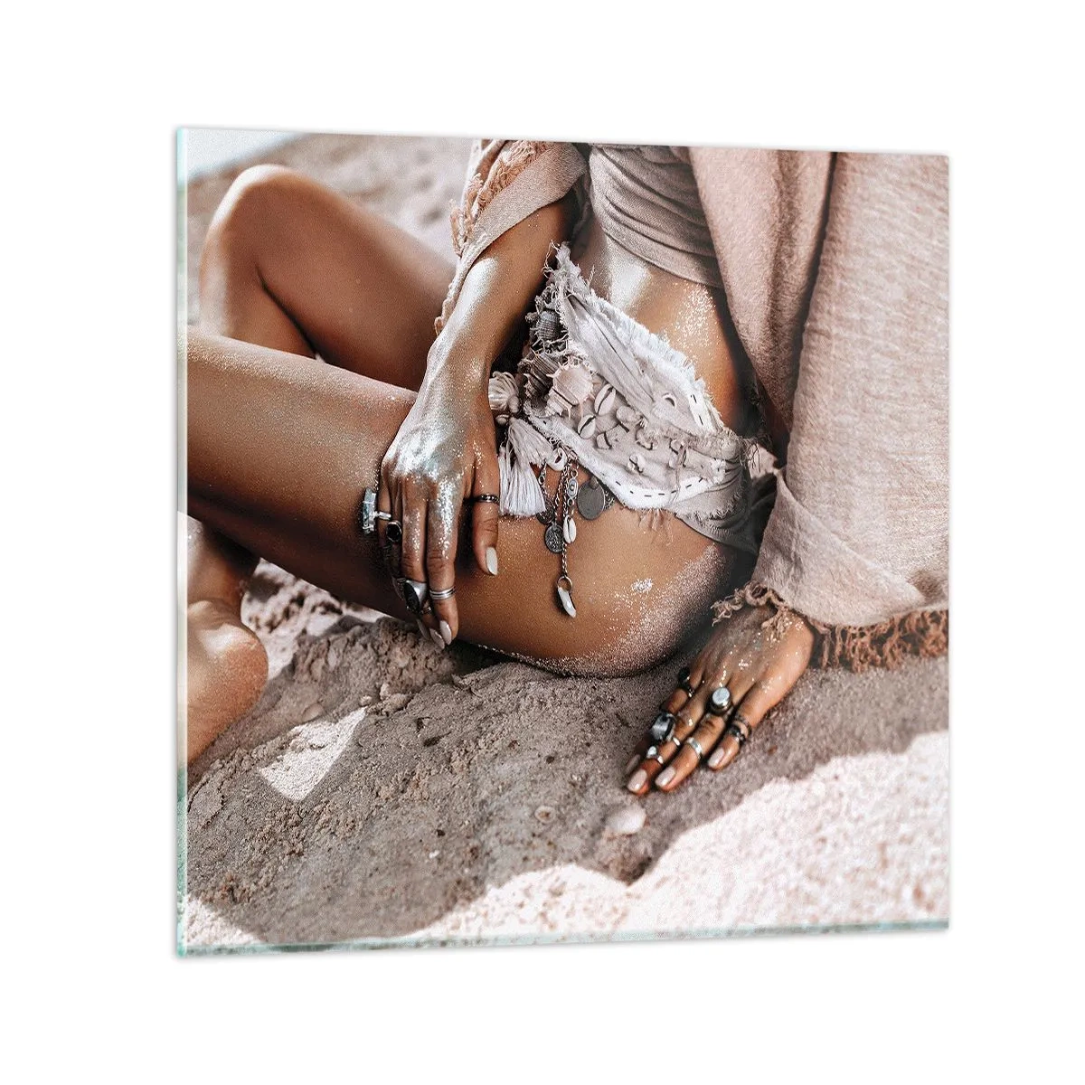 Obraz na szkle - Wyrzucona przez fale? - 40x40 cm