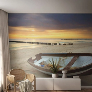 Fototapeta Standard Eco - Stara łódź na piaszczystej plaży o zachodzie słońca - 100x70cm - Nie ma piękniejszych plaż - Nowoczesna dekoracja ścienna do salonu i sypialni ARTTOR
