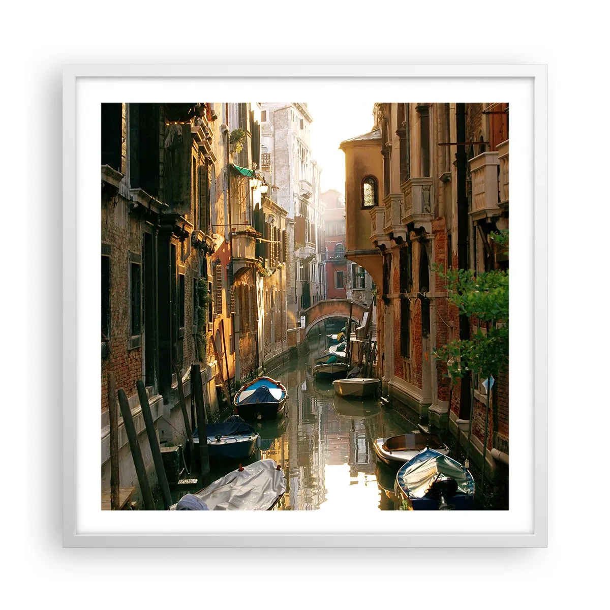 Plakat w białej ramie - W weneckim zaułku - 60x60 cm