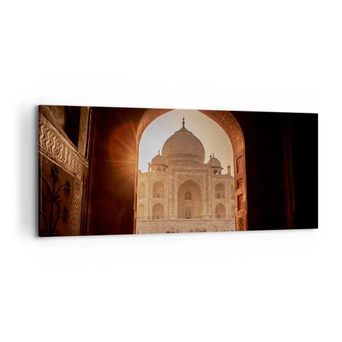Obraz na płótnie - Taj Mahal w promieniach słońca widziany z łuku bramy - 120x50cm - Pomnik nieziemskiej miłości - Nowoczesna dekoracja ścienna do salonu i sypialni ARTTOR