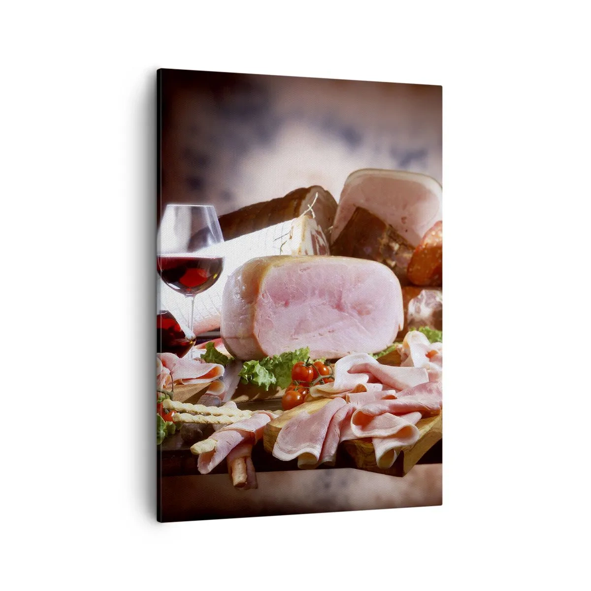Obraz na płótnie - Włoskie wędliny i kieliszek czerwonego wina - 50x70cm - Kulinarne marzenie z karafką - Nowoczesna dekoracja ścienna do salonu, kuchni i sypialni ARTTOR