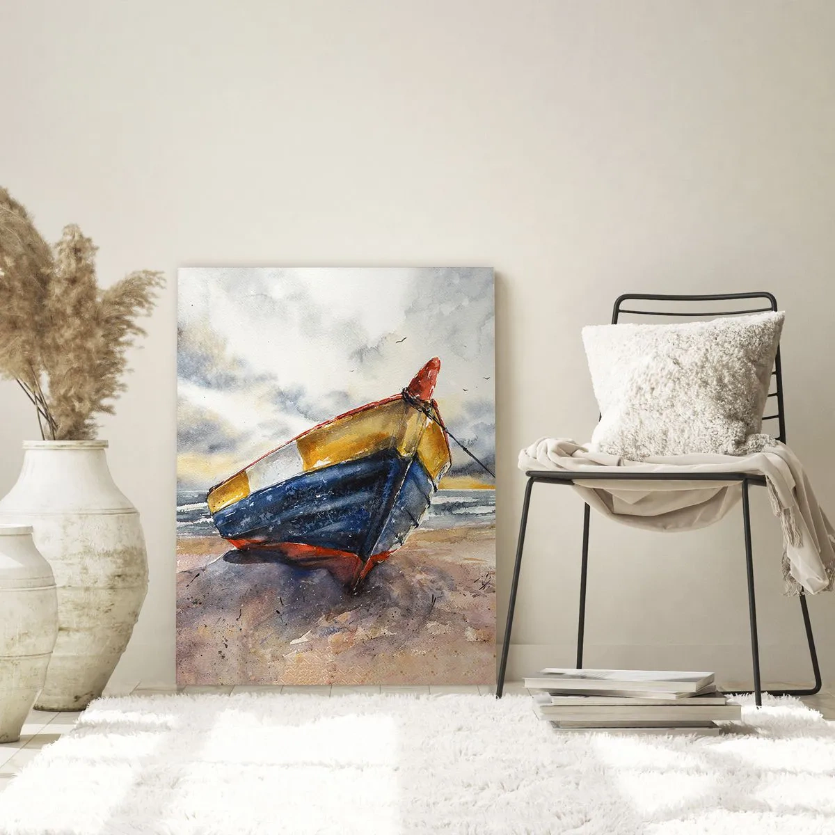 Obraz na szkle - Kolorowa łódź na plaży podczas zachmurzonego dnia - 50x70cm - Odpoczynek na brzegu - Nowoczesna dekoracja ścienna do salonu, kuchni i sypialni ARTTOR