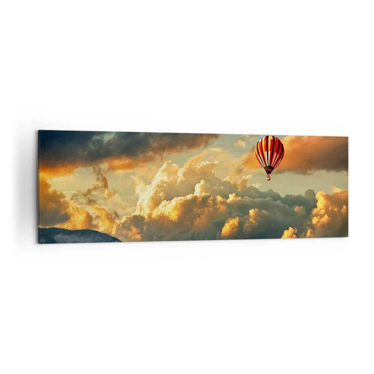 Obraz na płótnie - Balon na tle dramatycznych chmur - 160x50cm - Lecę, bo chcę - Nowoczesna dekoracja ścienna do salonu i sypialni ARTTOR