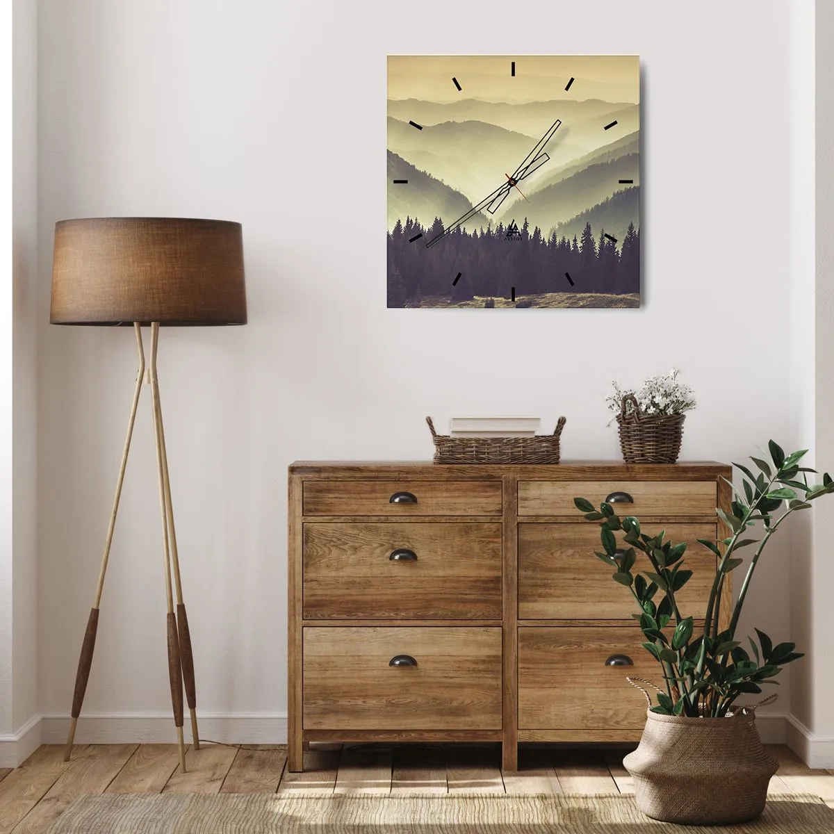 Zegar ścienny - Malownicze pasma górskie otulone mgłą w ciepłym świetle - 30x30cm - Za siedmioma górami… - Nowoczesna dekoracja ścienna do salonu i sypialni ARTTOR
