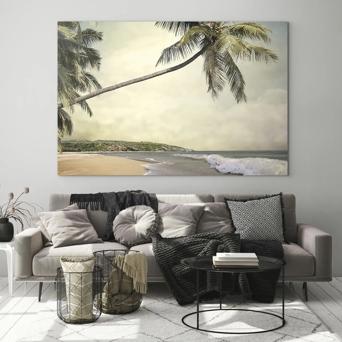 Obraz na szkle - Tropikalna plaża z palmą i falami - 100x70cm - Tropikalne marzenie - Nowoczesna dekoracja ścienna do salonu, kuchni i sypialni ARTTOR