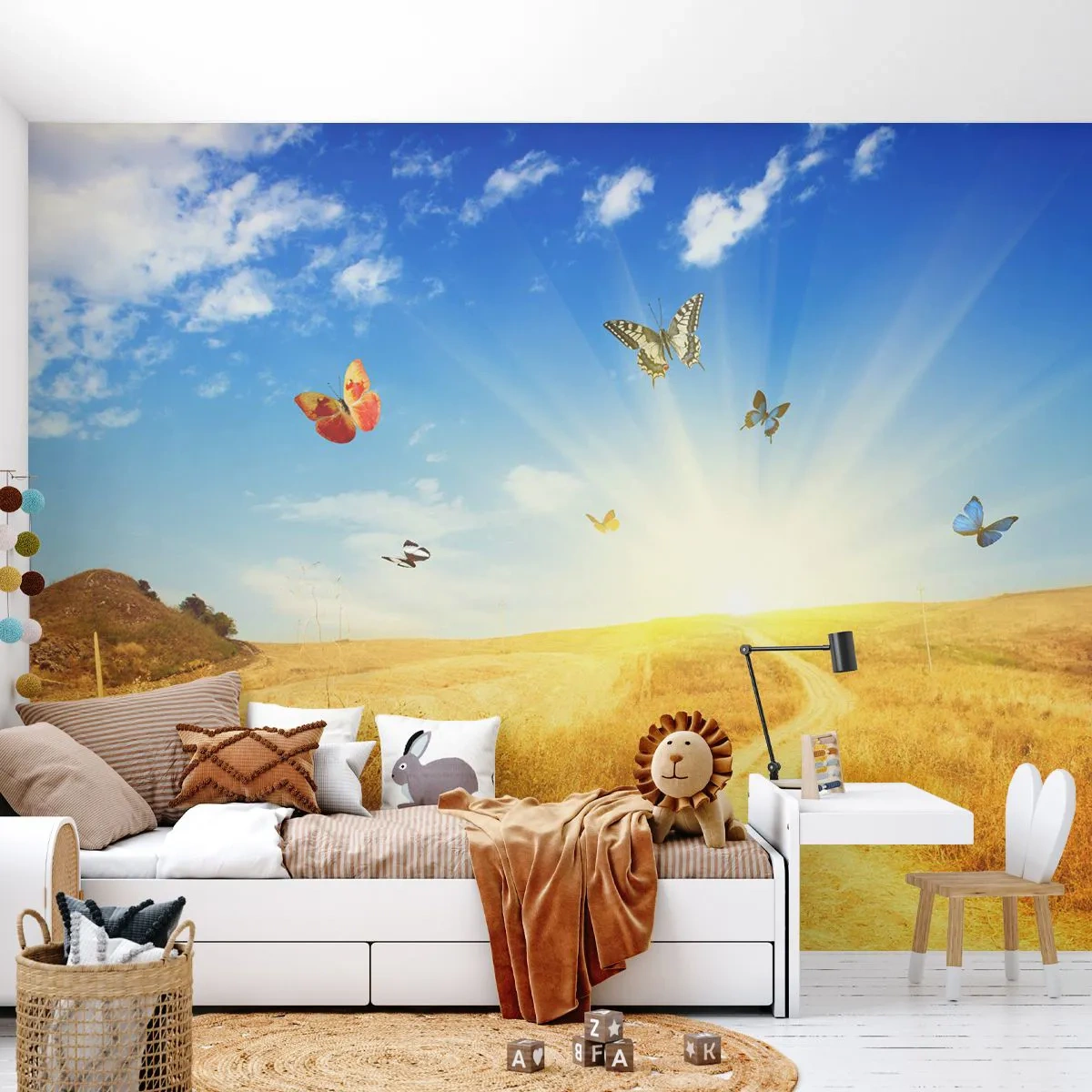 Fototapeta Premium Sand - Motyle nad polną drogą o wschodzie słońca - 100x70cm - I jak tu nie kochać lata? - Nowoczesna dekoracja ścienna do salonu, kuchni i sypialni ARTTOR