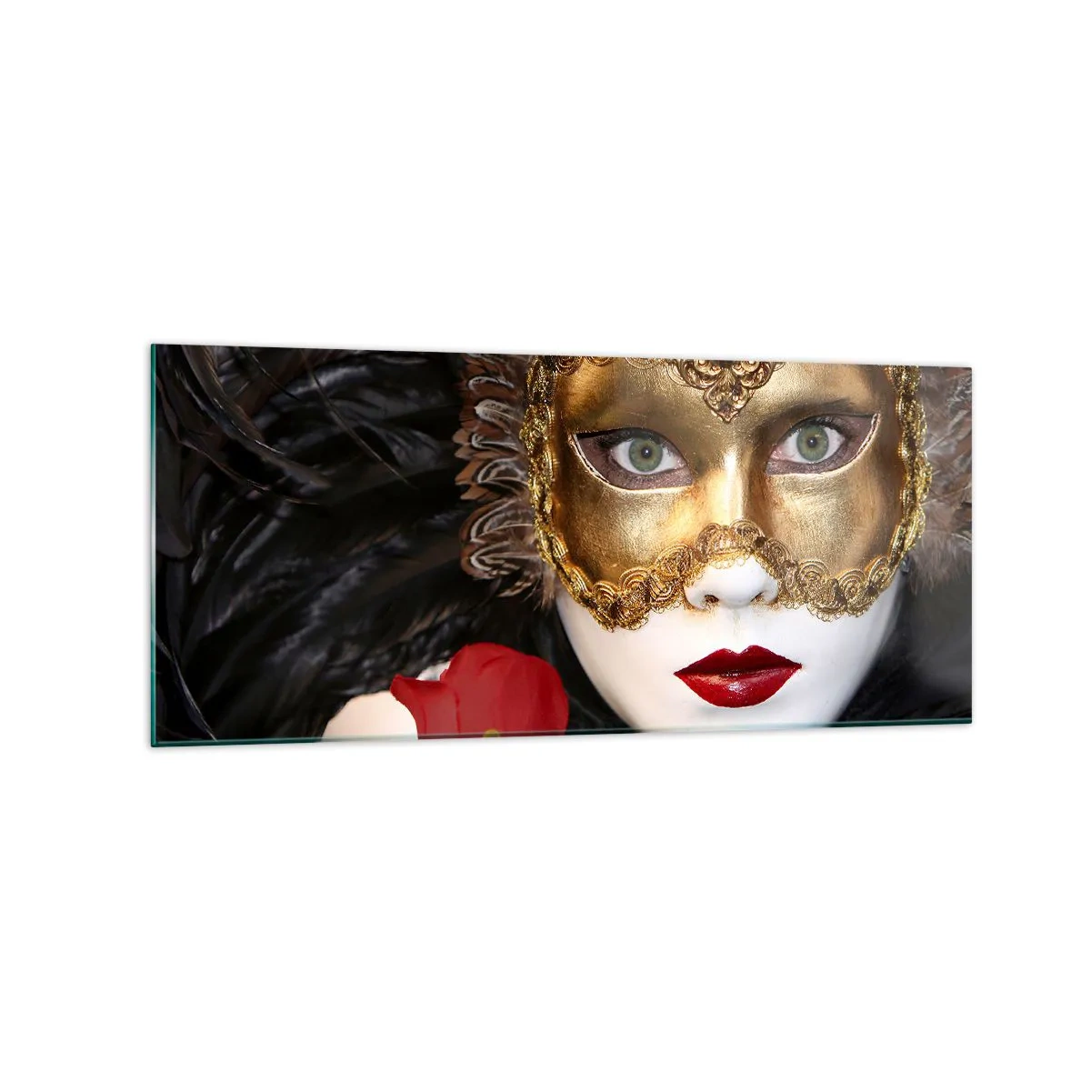 Obraz na szkle - Złota maska wenecka z piórami i czerwoną różą, tajemniczy motyw. - 120x50cm - Bo życie to wielki bal - Nowoczesna dekoracja ścienna do salonu i sypialni ARTTOR