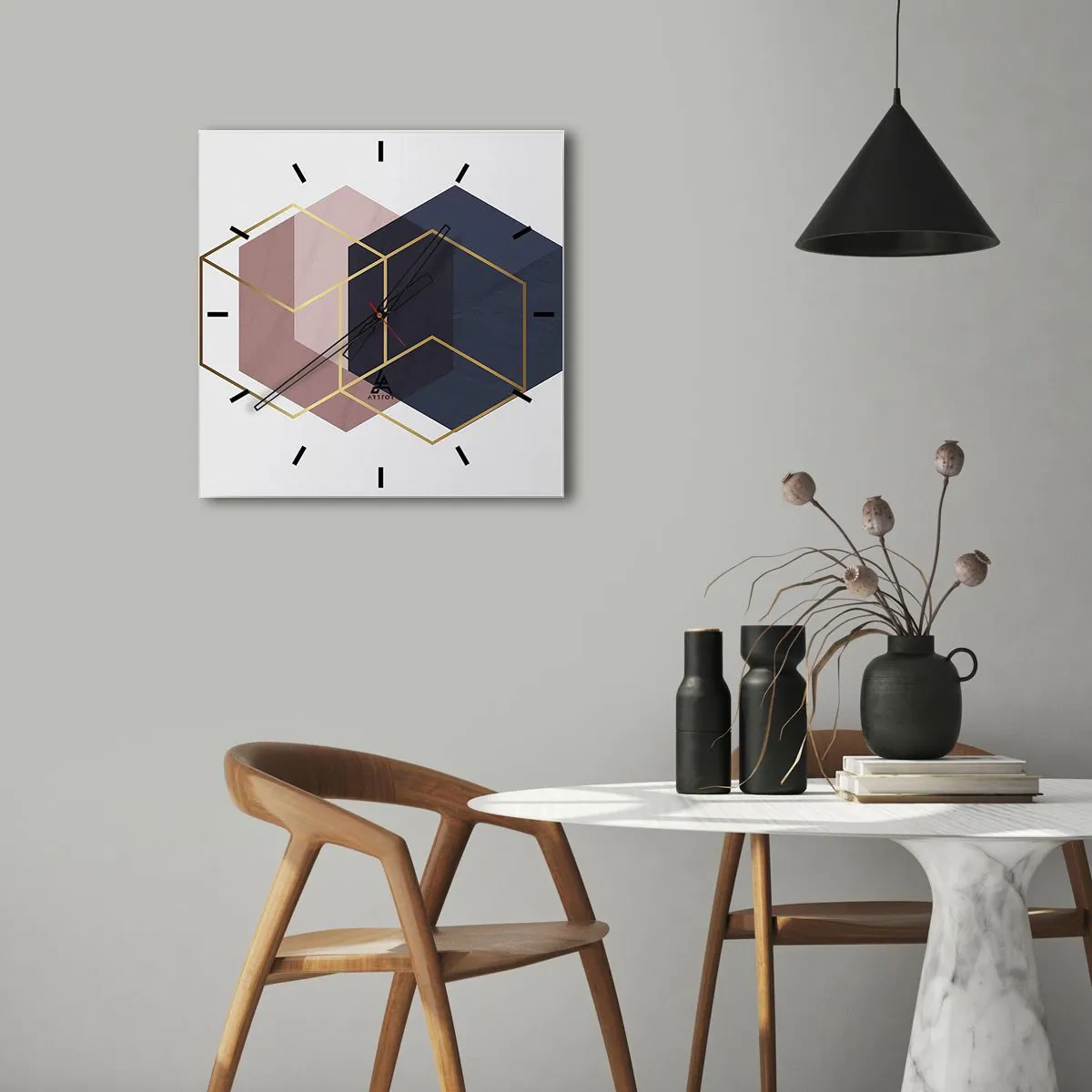 Zegar ścienny - Geometryczne kształty w złotych liniach na tle pastelowym - 30x30cm - Siła prostoty - Nowoczesna dekoracja ścienna do salonu i sypialni ARTTOR