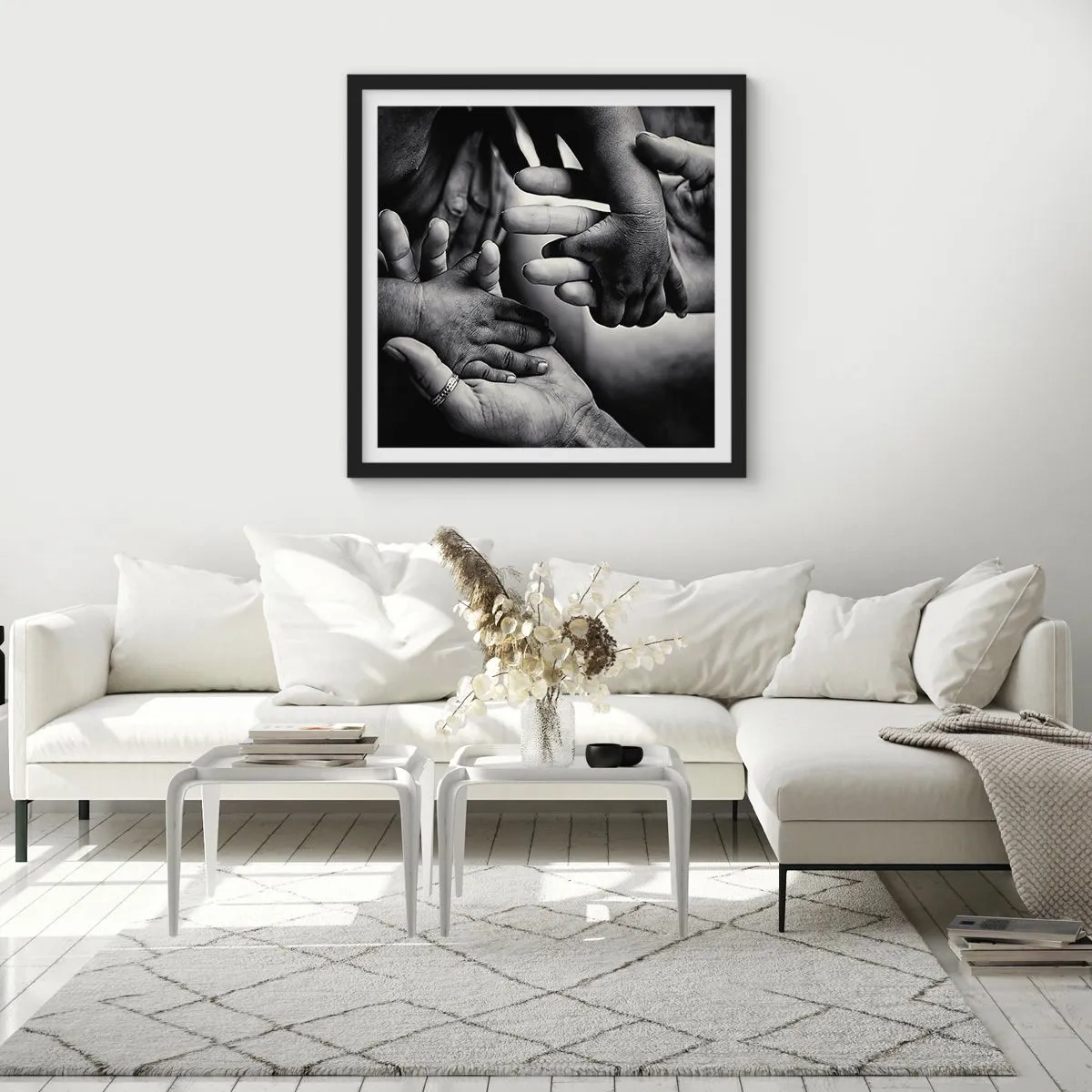 Plakat w czarnej ramie - Być człowiekiem - 60x60 cm