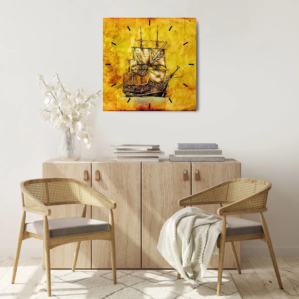 Zegar ścienny - Stylizowany rysunek żaglowca na złotym tle o vintage charakterze - 30x30cm - Kierunek Tortuga! - Nowoczesna dekoracja ścienna do salonu i sypialni ARTTOR