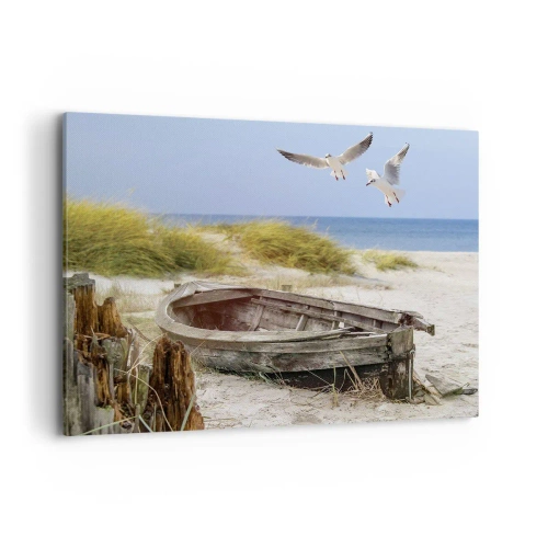 Obraz na płótnie - Porzucona łódka na plaży z mewami - 120x80cm - Skąpane wiatrem - Nowoczesna dekoracja ścienna do salonu, kuchni i sypialni ARTTOR