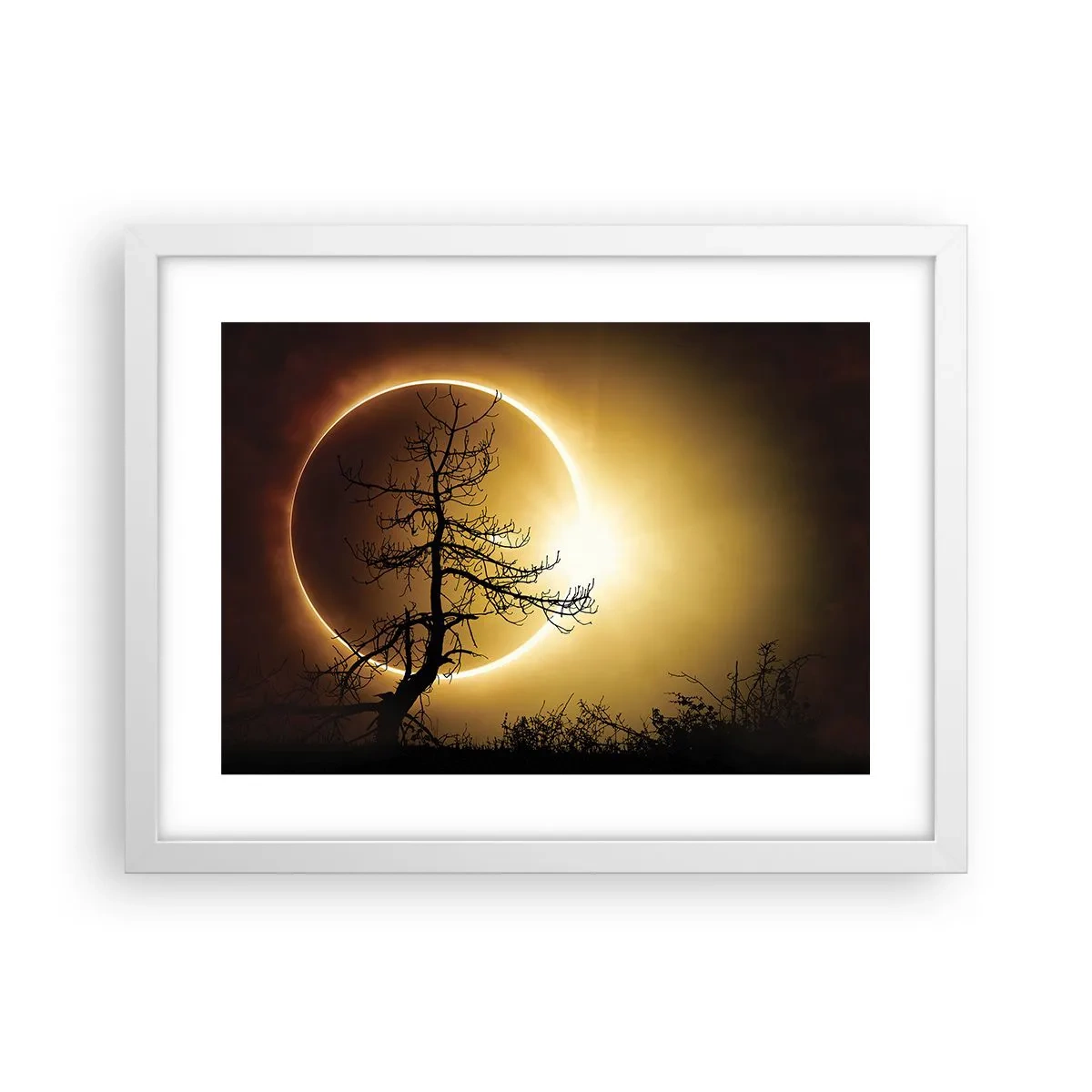 Plakat w białej ramie - Całkowite zaćmienie - 40x30 cm