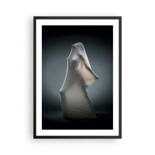 Plakat w czarnej ramie - Postać ukryta pod przezroczystym materiałem w ciemnym tle - 50x70cm - Ukryte pragnienia - Nowoczesna dekoracja ścienna do salonu i sypialni ARTTOR