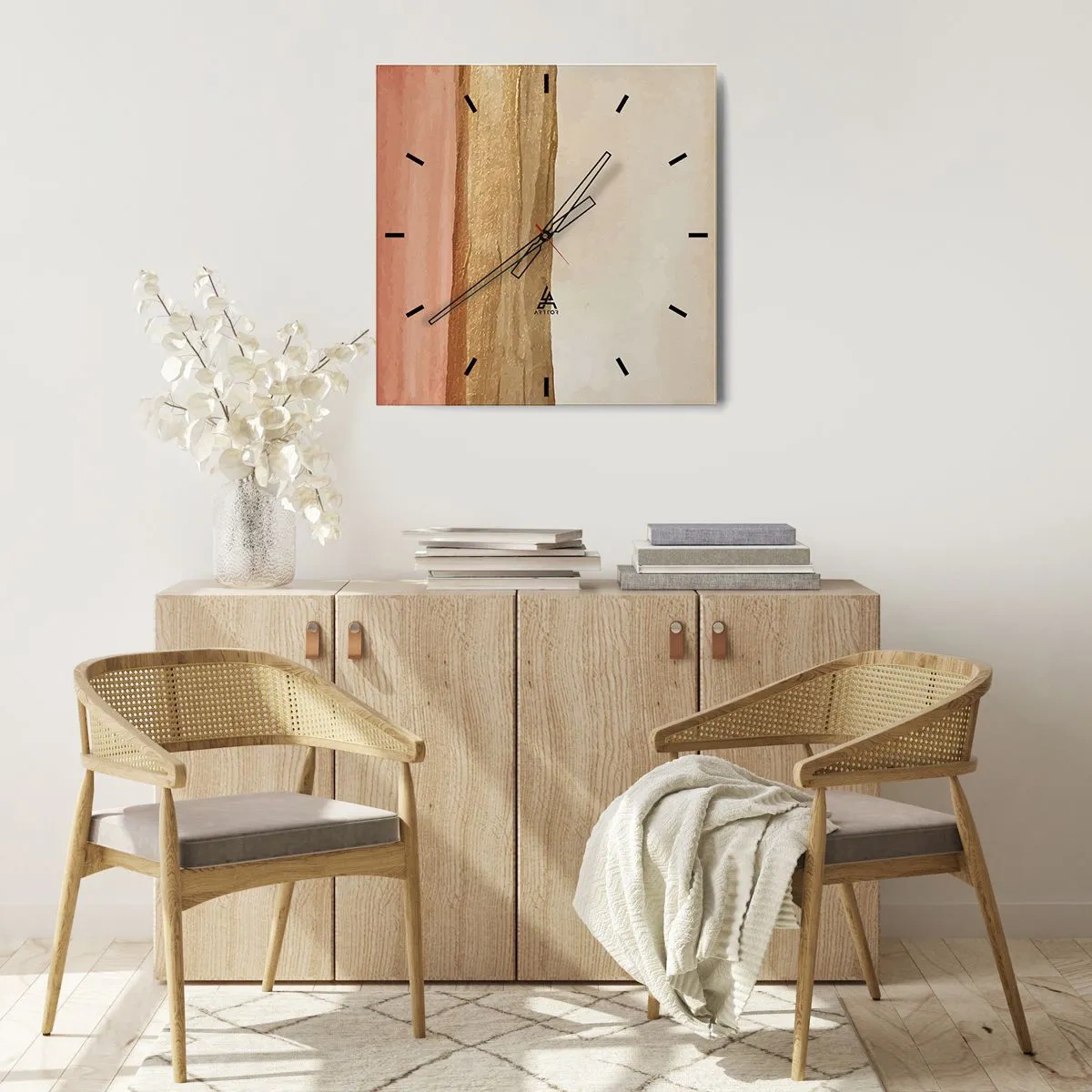 Zegar ścienny - Abstrakcyjne pasy w odcieniach beżu, złota i różu na płótnie - 30x30cm - Kompozycja wertykalna - Nowoczesna dekoracja ścienna do salonu i sypialni ARTTOR