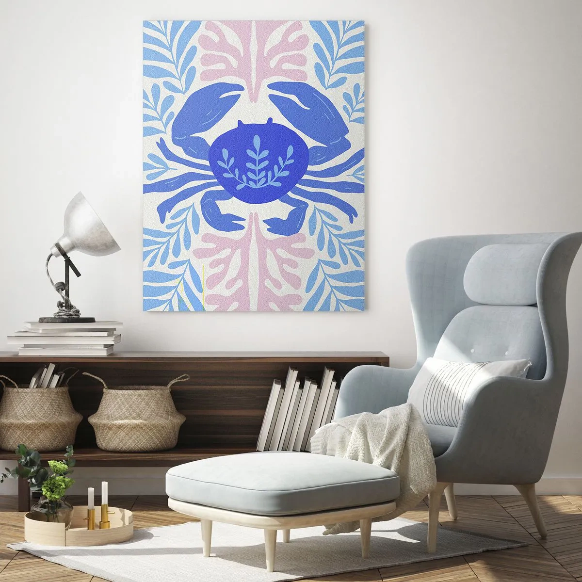 Obraz na szkle - Dekoracyjny niebieski krab otoczony roślinnymi motywami - 80x120cm - Jak morski kwiat - Nowoczesna dekoracja ścienna do salonu i sypialni ARTTOR