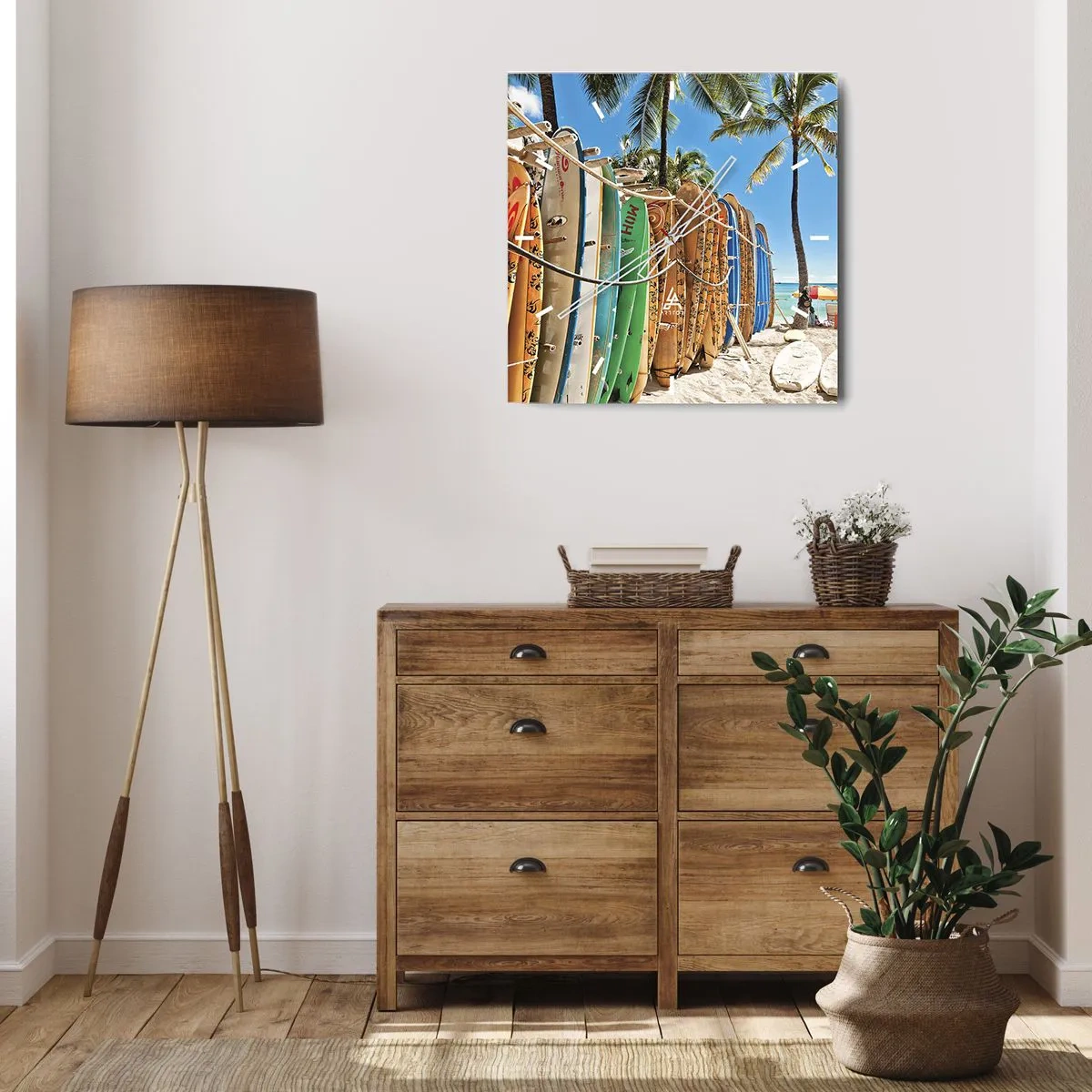 Zegar ścienny - Deski surfingowe na plaży z palmami - 30x30cm - Słoneczna zabawa - Nowoczesna dekoracja ścienna do salonu i sypialni ARTTOR