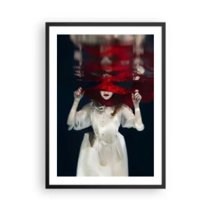 Plakat w czarnej ramie - Kobieta w czerwonym kapeluszu zanurzona pod wodą - 50x70cm - Dziwożona - Nowoczesna dekoracja ścienna do salonu i sypialni ARTTOR