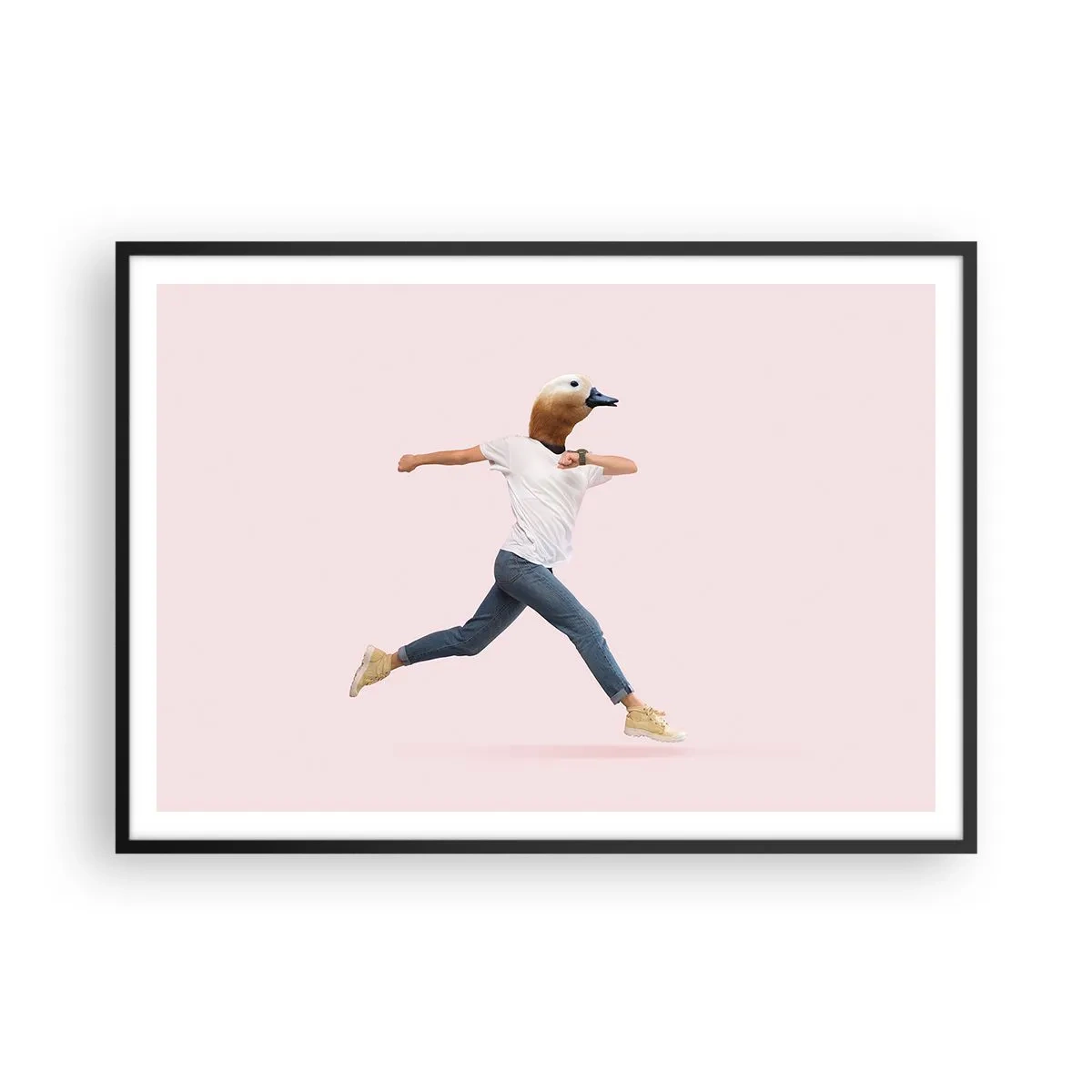 Plakat w czarnej ramie - Surrealistyczna postać z głową kaczki w ruchu - 100x70cm - Szczypta absurdu - Nowoczesna dekoracja ścienna do salonu i sypialni ARTTOR