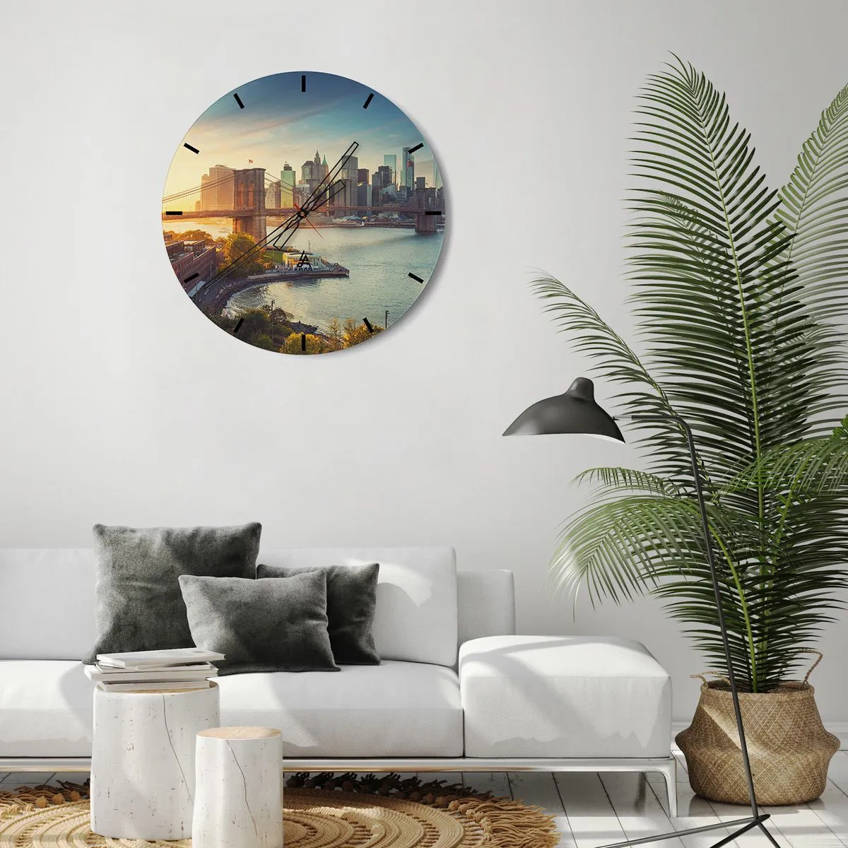 Zegar ścienny - Widok na most Brooklyn i panoramę miasta o zachodzie słońca - 30x30cm - Wielkomiejski świt - Nowoczesna dekoracja ścienna do salonu, kuchni i sypialni ARTTOR