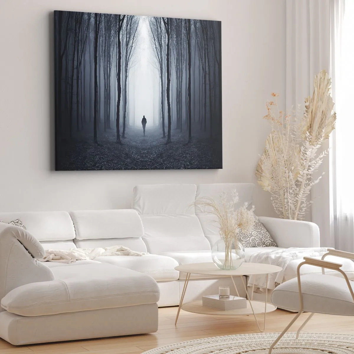 Obraz na płótnie - Postać idąca wśród drzew w zamglonym lesie - 70x50cm - I wszystko proste i jasne - Nowoczesna dekoracja ścienna do salonu i sypialni ARTTOR